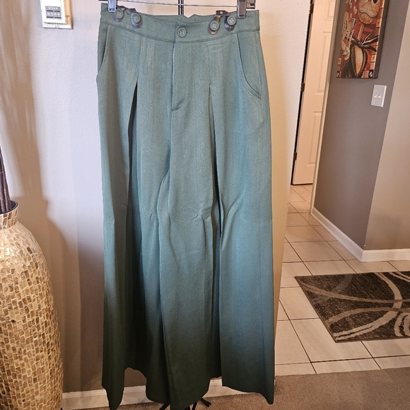 Voodoo Vixen Khloe Palazzo with Suspenders in Green - Picture 7 of 7